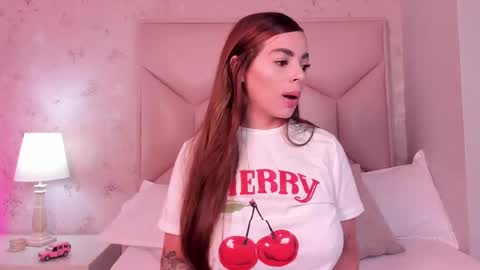   ambarsulliva  online show from February 2025 11:46:02 AM