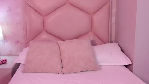   ambarsulliva  online show from February 2025 07:09:01 PM