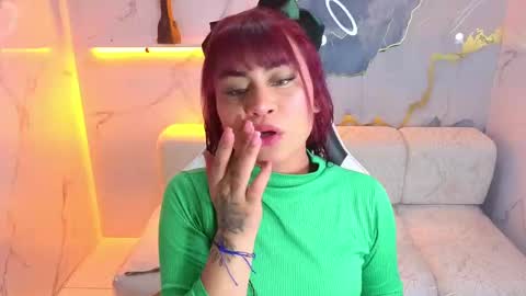 Noa  online show from November 2025 12:38:02 PM