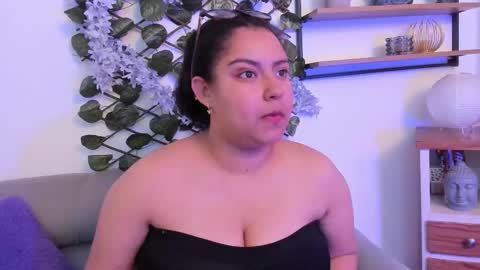 N O A online show from December 2025 09:44:02 PM