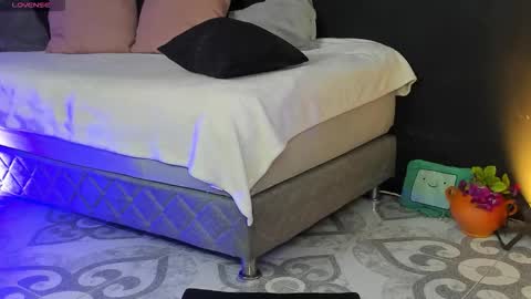 Noah  online show from February 2026 03:28:02 AM