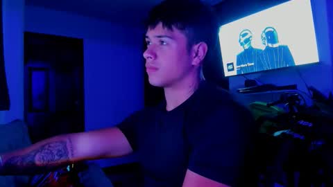 noah_223 online show from November 2025 03:38:02 AM