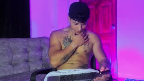 noah_223 online show from December 2025 04:28:02 AM