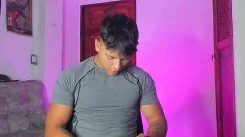 noah_223 online show from April 2026 04:04:02 AM