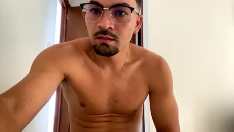 noah_3050 online show from October 2025 06:41:02 PM