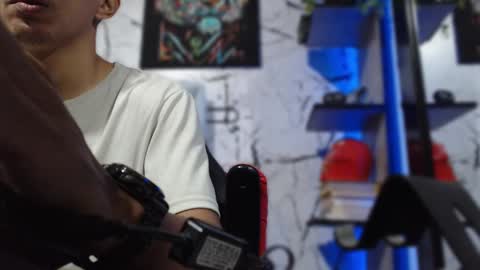 Sebastian online show from February 2025 04:09:02 AM