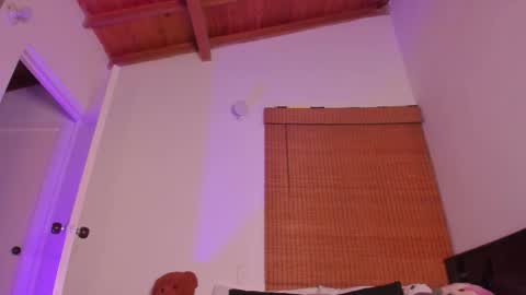 Snapshot of noah_beck42 chatting on December 2025 07:00:01 PM Sara online show from December 2025 07:00:01 PM