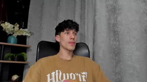 Noah Brigth online show from February 2025 03:28:01 AM