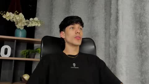 Noah Brigth online show from February 2025 03:09:02 AM