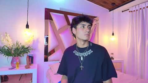 Snapshot of noah_clark_nom chatting on October 2025 04:10:02 AM Noah online show from October 2025 04:10:02 AM