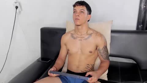 Snapshot of noah_cole_ chatting on October 2025 07:58:02 PM Noah online show from October 2025 07:58:02 PM