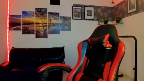 noah_flynn1 online show from December 2025 12:03:02 PM