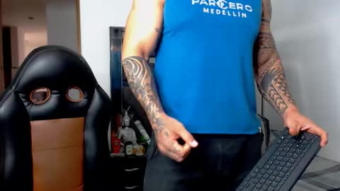 Noah Harris01 online show from October 2025 11:53:02 AM