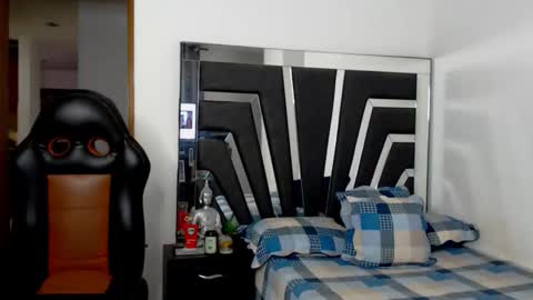 Noah Harris01 online show from February 2026 11:53:01 AM