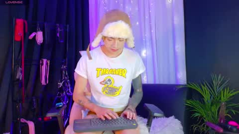 Snapshot of noah_lambert chatting on December 2025 06:30:02 AM Noah online show from December 2025 06:30:02 AM