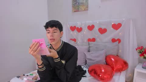 Snapshot of noah_lewiss chatting on February 2026 10:56:02 AM NOAH online show from February 2026 10:56:02 AM