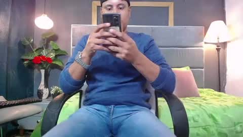 Snapshot of noah_oliver1 chatting on June 2026 01:21:02 AM NOAH online show from June 2026 01:21:02 AM