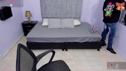 noah_smith04 online show from January 2025 11:59:01 AM