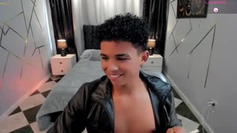 noah_smith04 online show from February 2025 06:59:01 PM