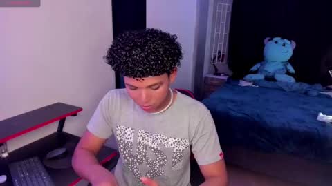 noah_smith04 online show from September 2025 05:55:02 AM