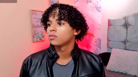 noah_smith04 online show from January 2026 02:10:01 PM