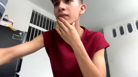 noah tyler  online show from January 2025 07:41:02 PM