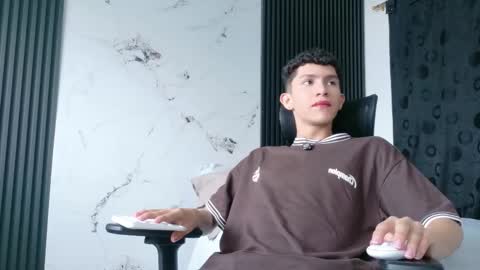 noah tyler  online show from March 2026 07:11:01 PM