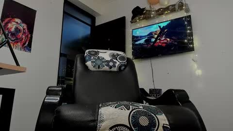 LIAM- noah online show from December 2024 03:42:02 PM