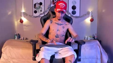 Snapshot of noahdaviss chatting on December 2024 05:04:01 AM noahdaviss online show from December 2024 05:04:01 AM