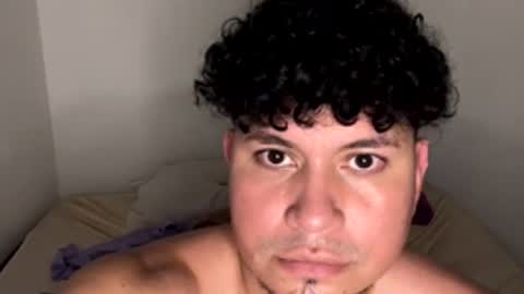 noahlatino35 online show from April 2026 05:55:01 AM