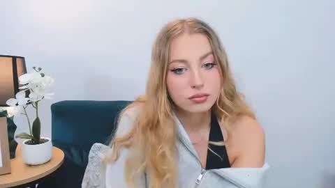 noahpretty online show from September 2025 03:48:01 PM