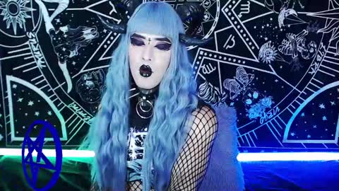 caroline online show from December 2024 01:30:01 AM