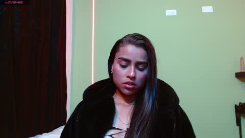 Noha Thomson online show from February 2025 11:37:02 PM