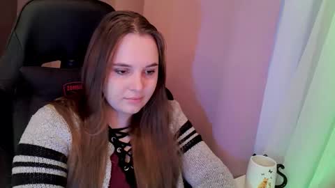 noir_ember_ online show from November 2025 11:43:01 AM