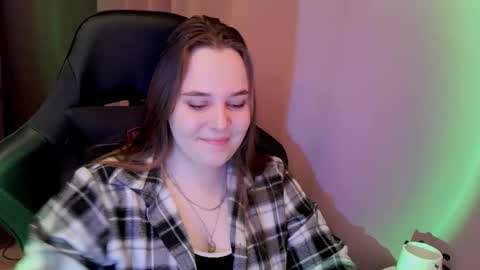 noir_ember_ online show from November 2025 08:50:02 AM