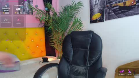 Nolan  online show from January 2025 09:35:02 PM