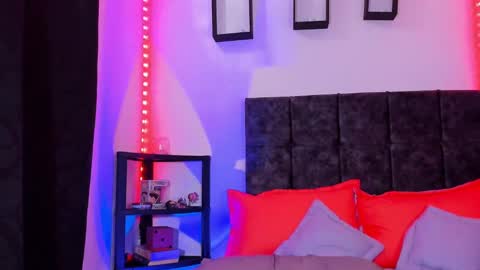 Nolan  online show from November 2025 07:36:02 PM