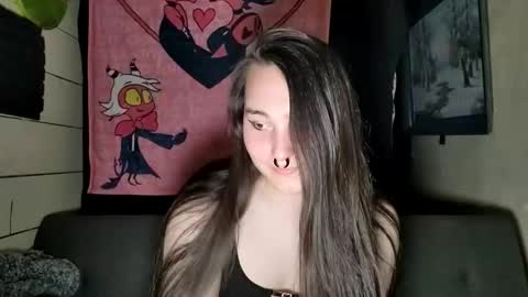 nonbinarybeauty20 online show from April 2026 03:28:02 AM