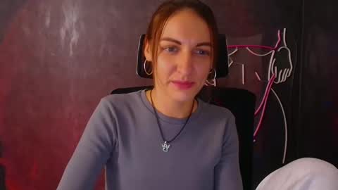 Nora online show from September 2025 10:32:01 PM