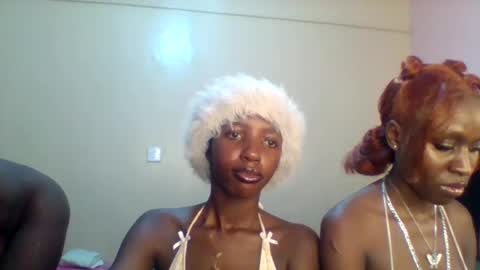 Snapshot of norababy20 chatting on June 2026 03:56:01 PM Norababy20 online show from June 2026 03:56:01 PM