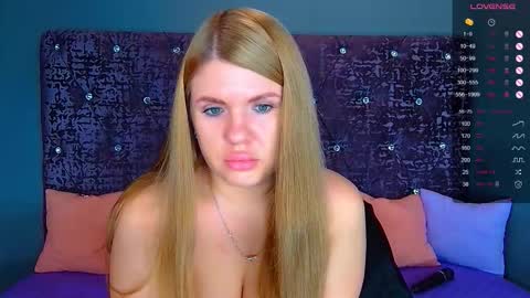 Snapshot of norabigas chatting on October 2025 01:48:02 AM Nora online show from October 2025 01:48:02 AM