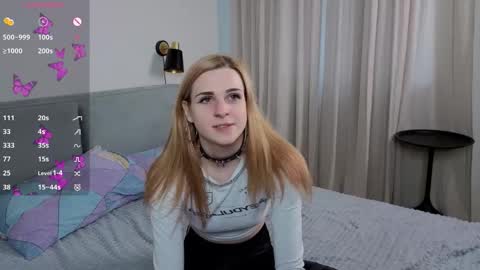 Elina online show from November 2025 10:14:02 AM