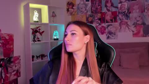 NoraFoxes online show from November 2025 05:37:02 PM