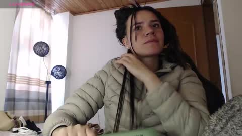 noreen_ online show from November 2025 04:40:01 PM