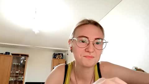 Snapshot of norinebaeza chatting on November 2025 01:14:02 PM Lola online show from November 2025 01:14:02 PM