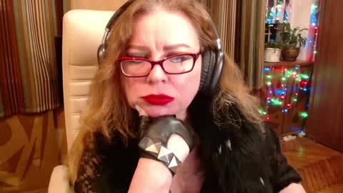 miss Tress online show from December 2025 09:55:02 PM