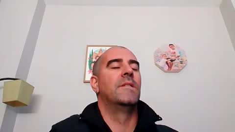 NORMALITO online show from November 2025 12:27:02 PM