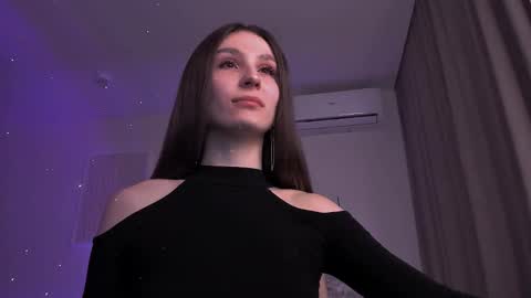 Hazel online show from February 2025 04:26:02 AM