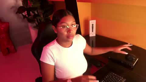 North online show from November 2025 08:08:01 PM