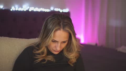 Tina online show from December 2024 06:11:02 AM